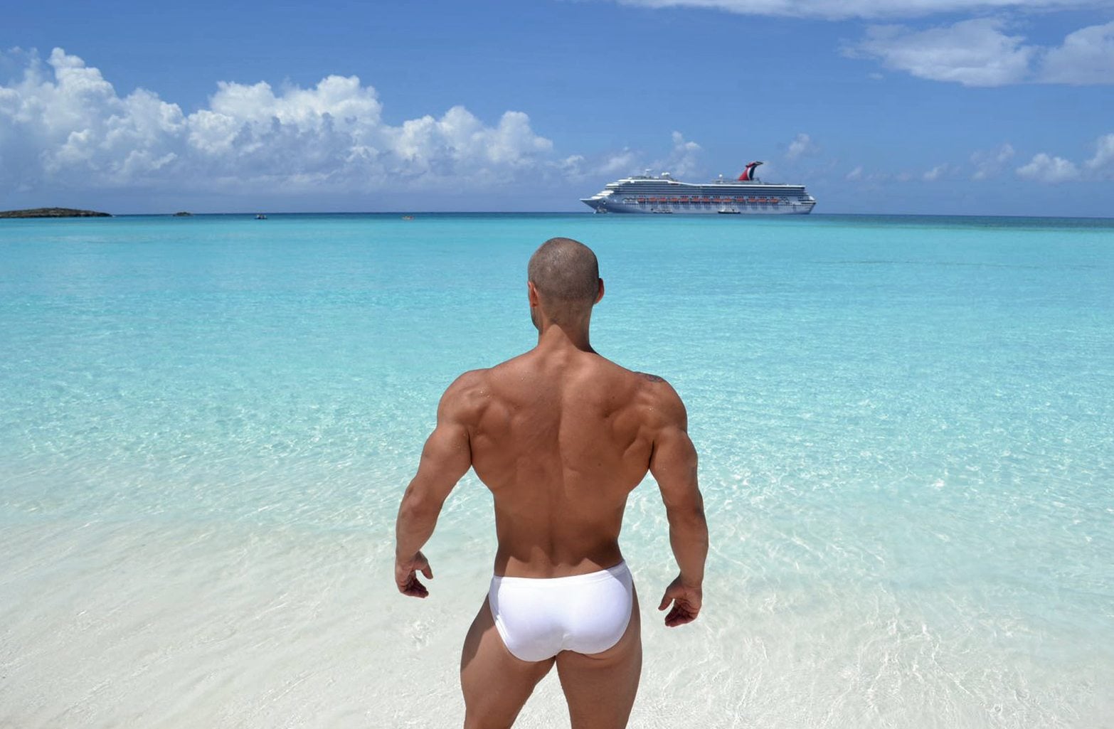 Eric Leto wearing our swimwear at Bahamas. Swimwear by ZLCOPENHAGEN