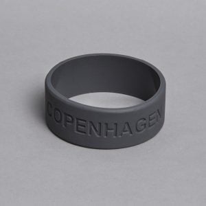 einfaches hellgraues Silikonarmband