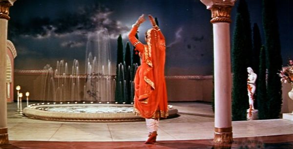 Watch Chalte Chalte Yun Hi Koi – timeless Bollywood song from Pakeezah (1972) with Meena Kumari